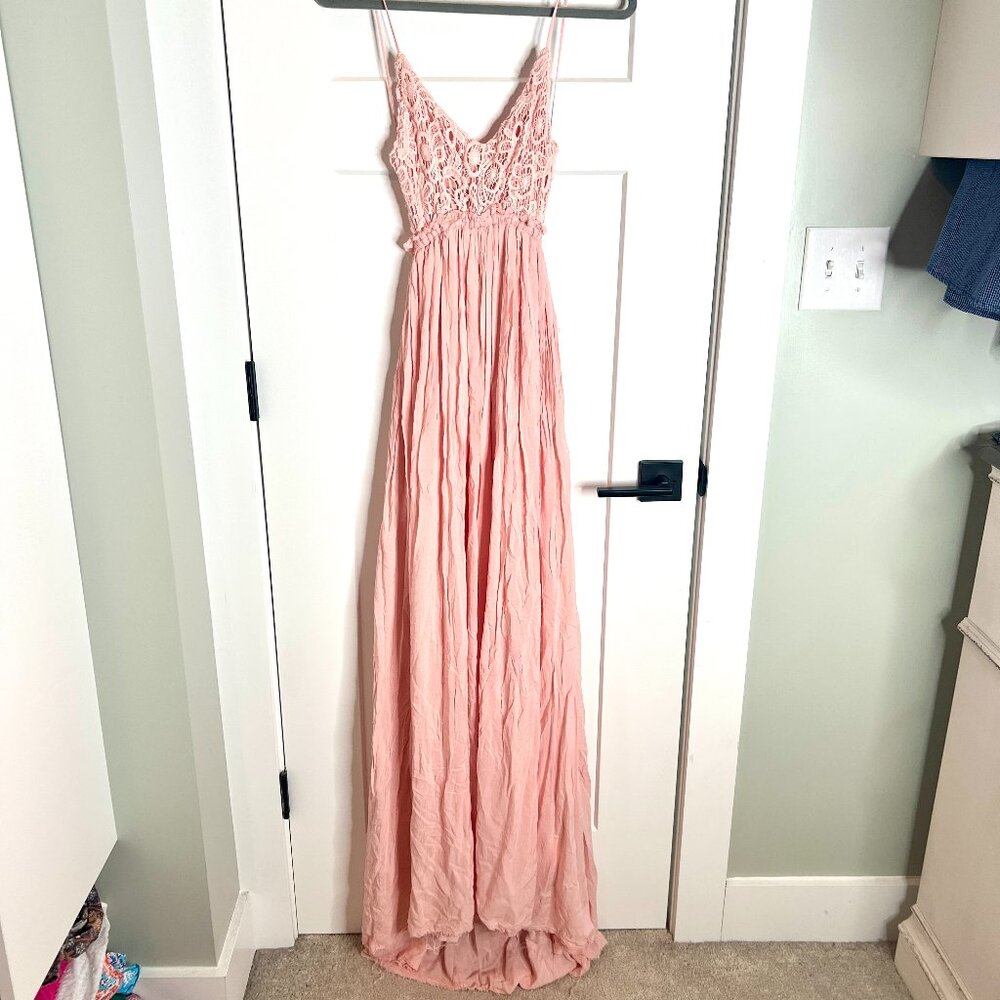 Chic Blush Maxi Dress Open Back - Picture 2 of 6